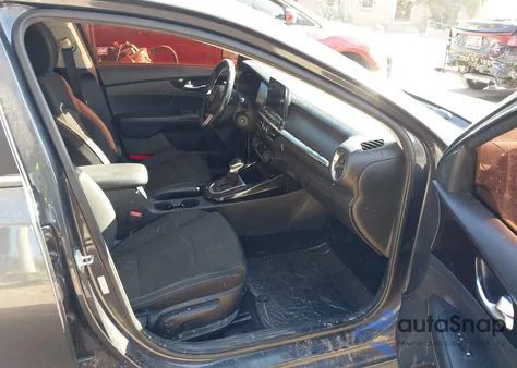 2019 Kia Forte S z USA, uszkodzony, nr VIN 3KPF34AD4KE069701